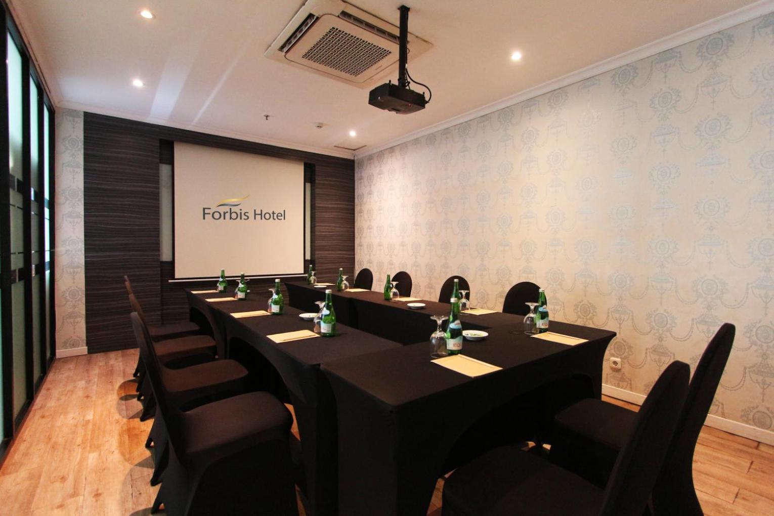 Forbis Hotel Serang Luaran gambar