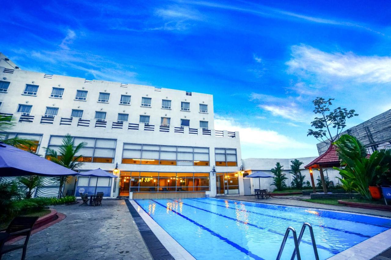 Forbis Hotel Serang Luaran gambar